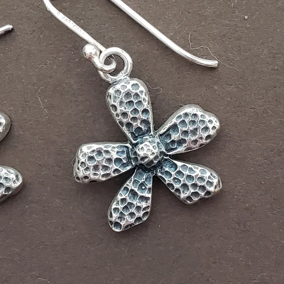 Vintage Silpada Oxidized Sterling Silver Flower Earrings  W1155 - Picture 4 of 10